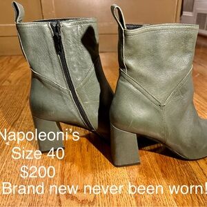 Napoleoni brand bootie heels NEVER BERN WORN size 40 color like Army olive green